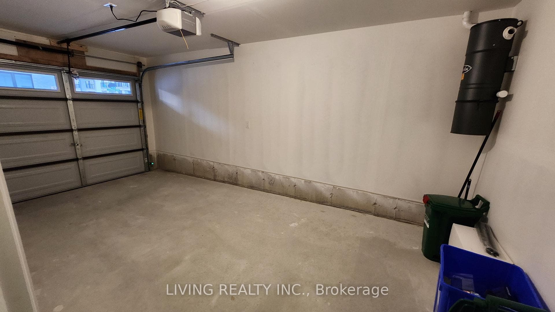 5490 Main Street photo 2