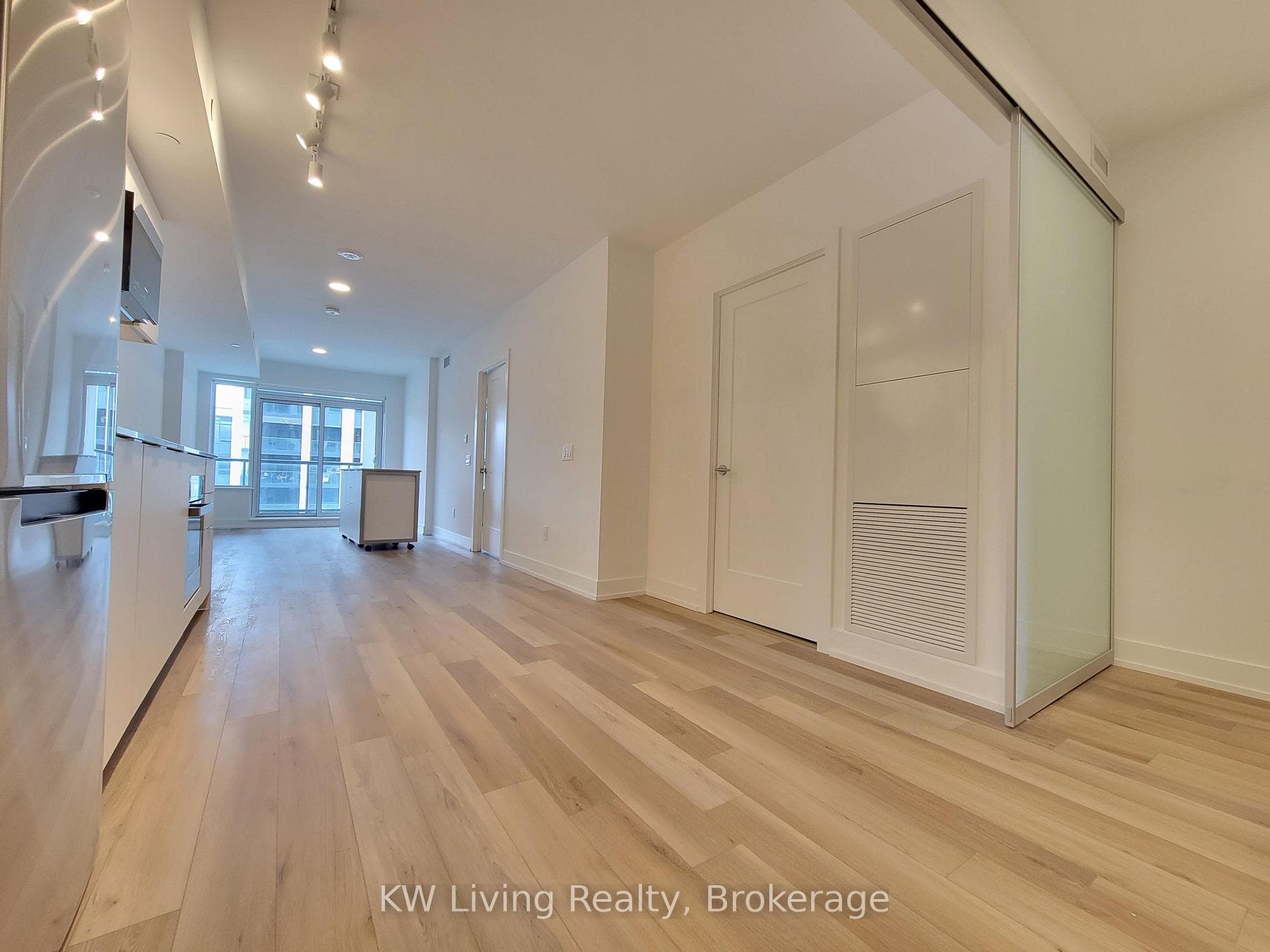 8 Cedarland Drive Unit 1002 photo 2