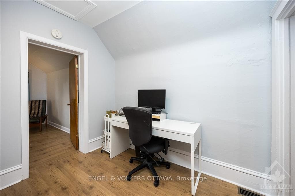111 IRVING Avenue photo 17