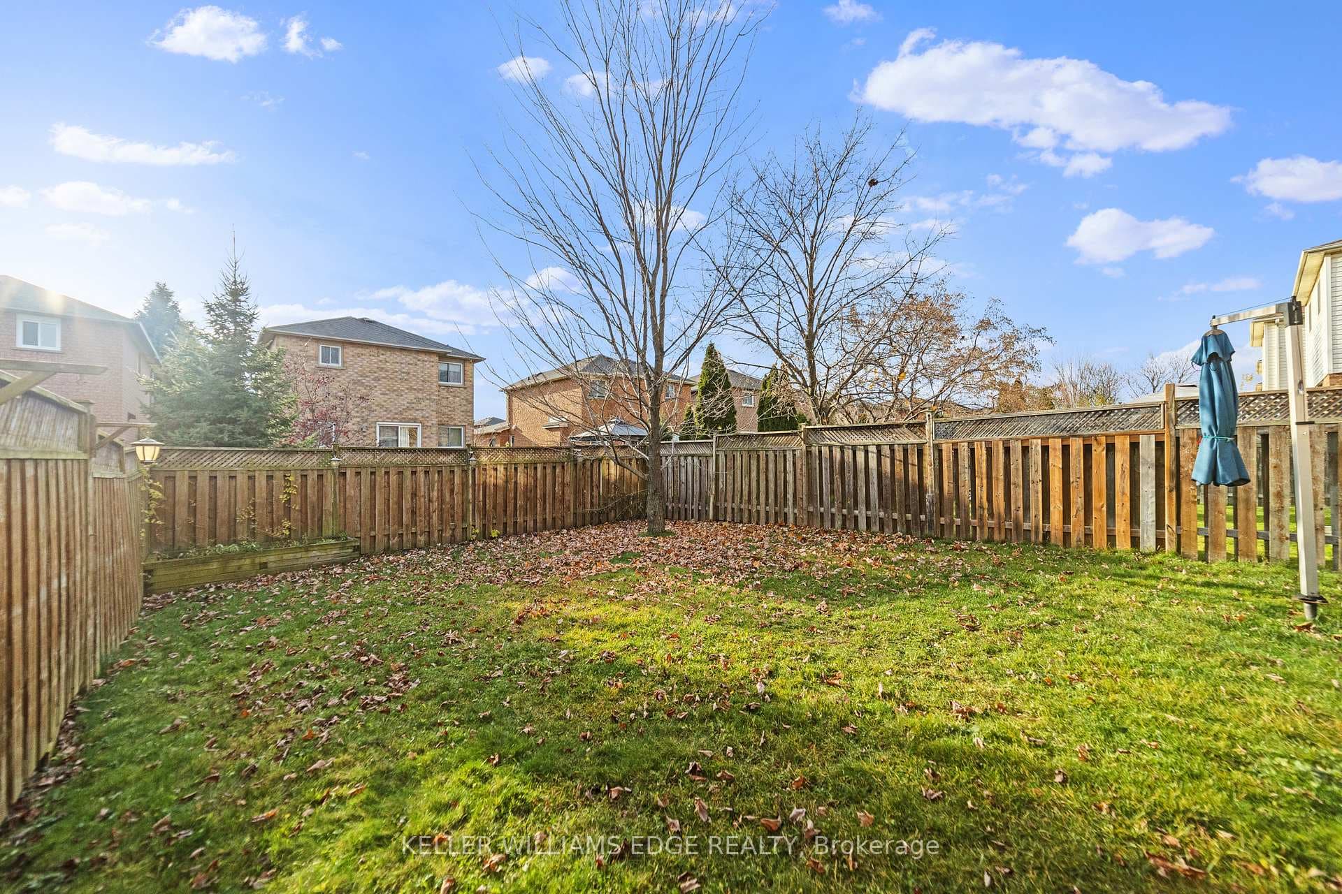516 Eliza Crescent photo 31