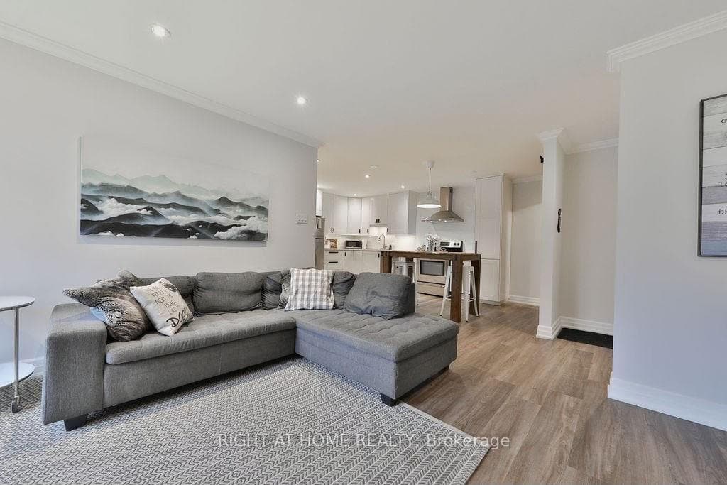 1498 Pilgrims Way Unit 234 photo 3