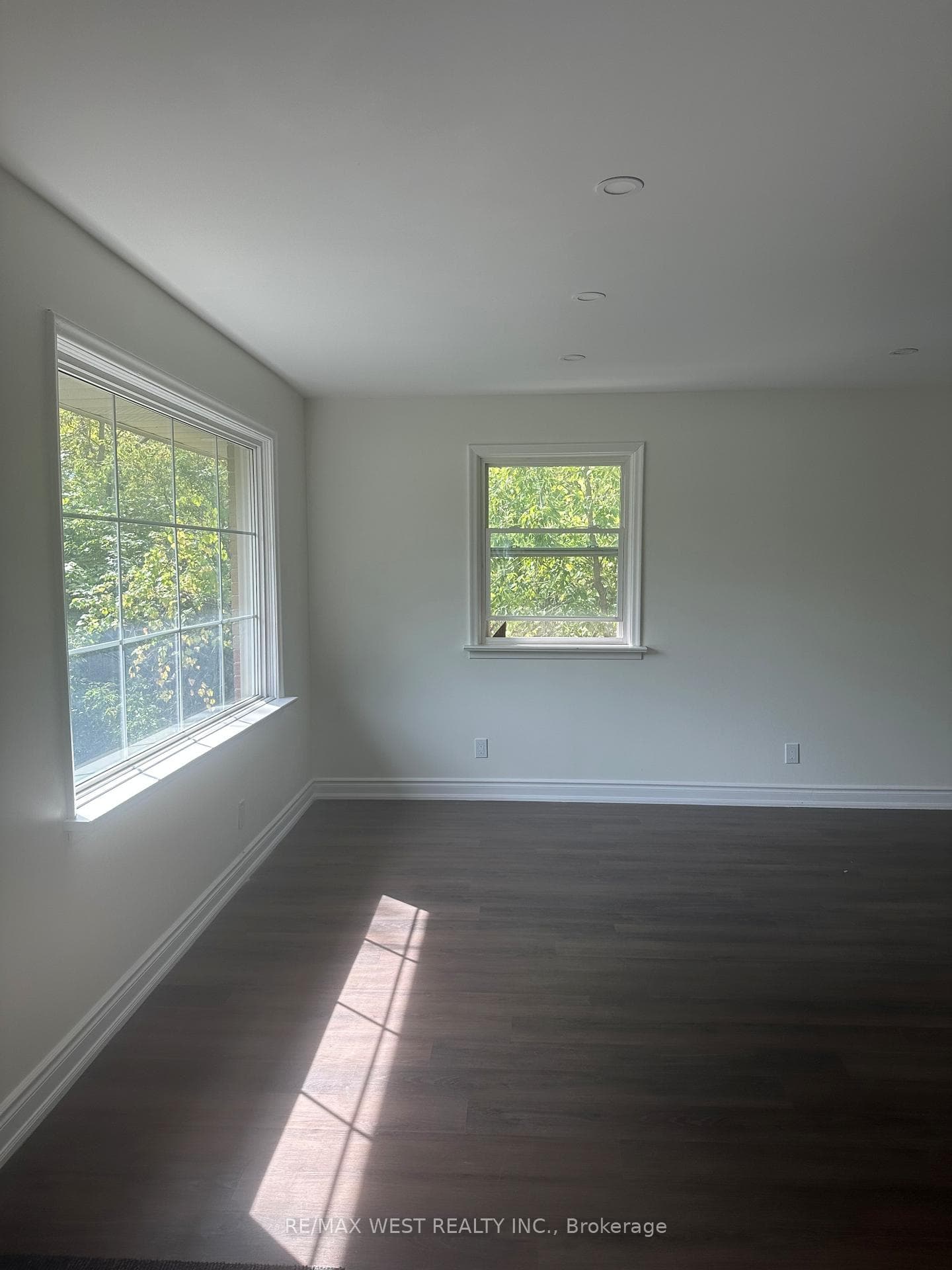 6398 Kingston Road photo 10