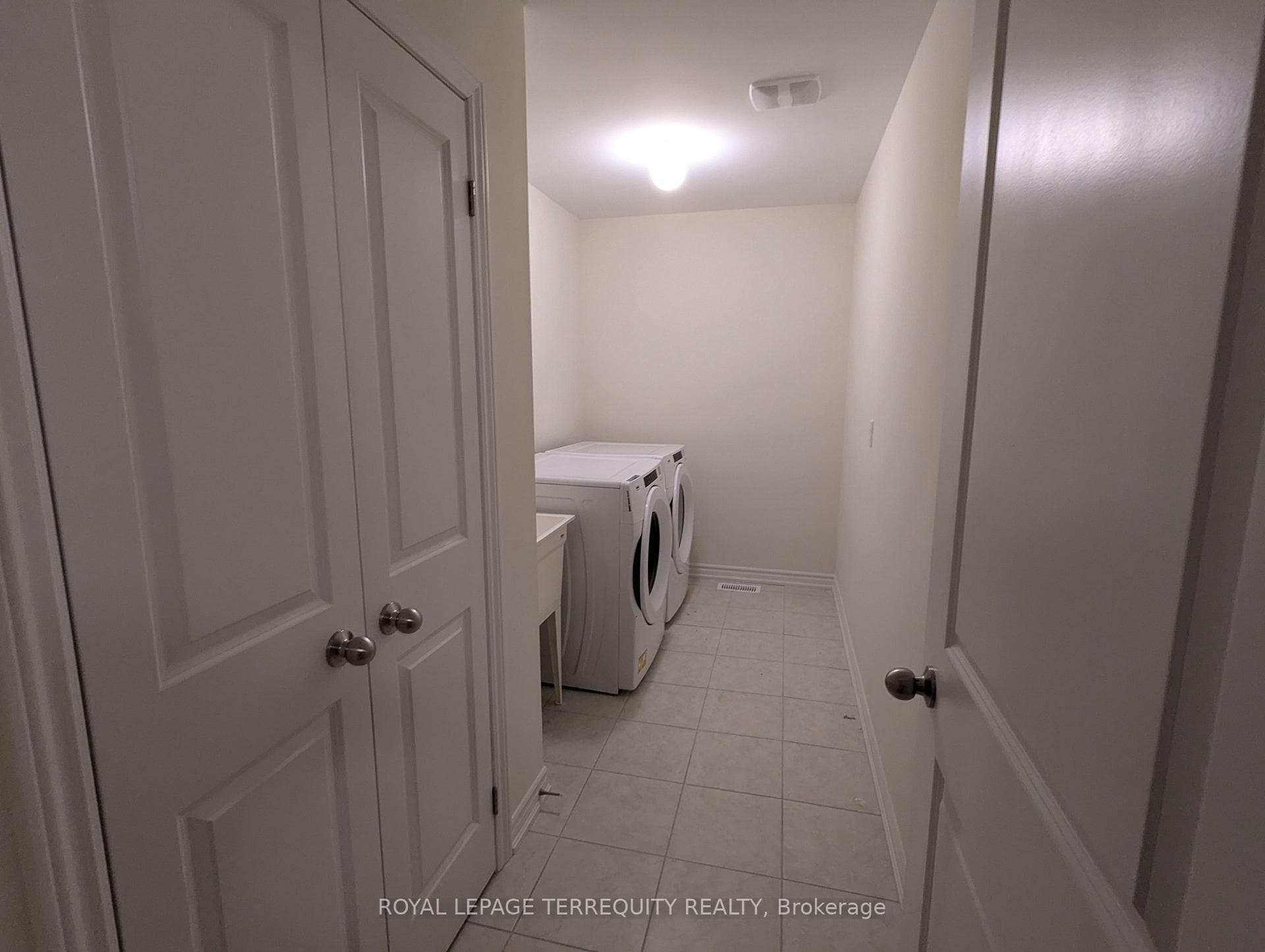 1121 Marathon Avenue photo 24