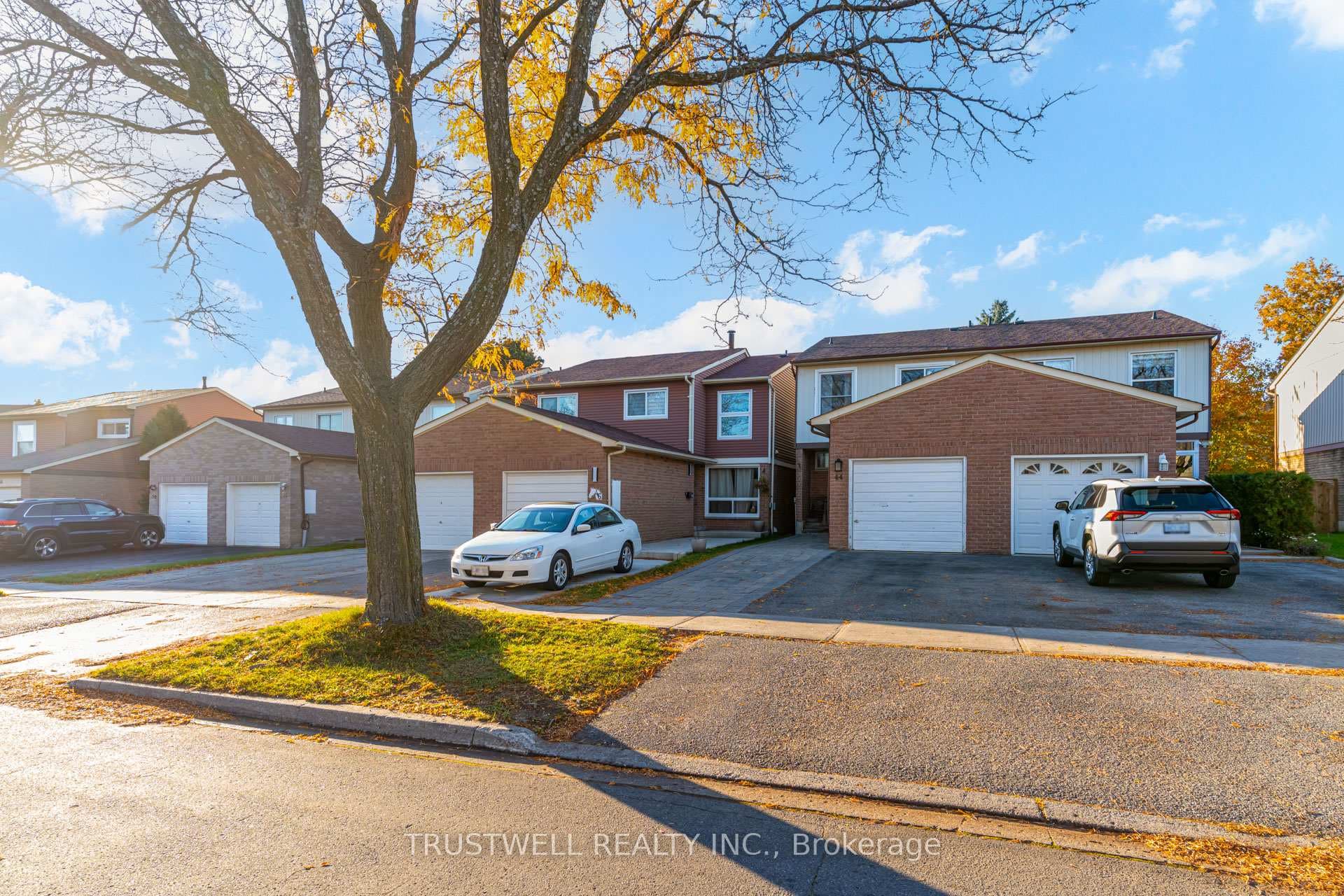 44 Caronia Square photo 1