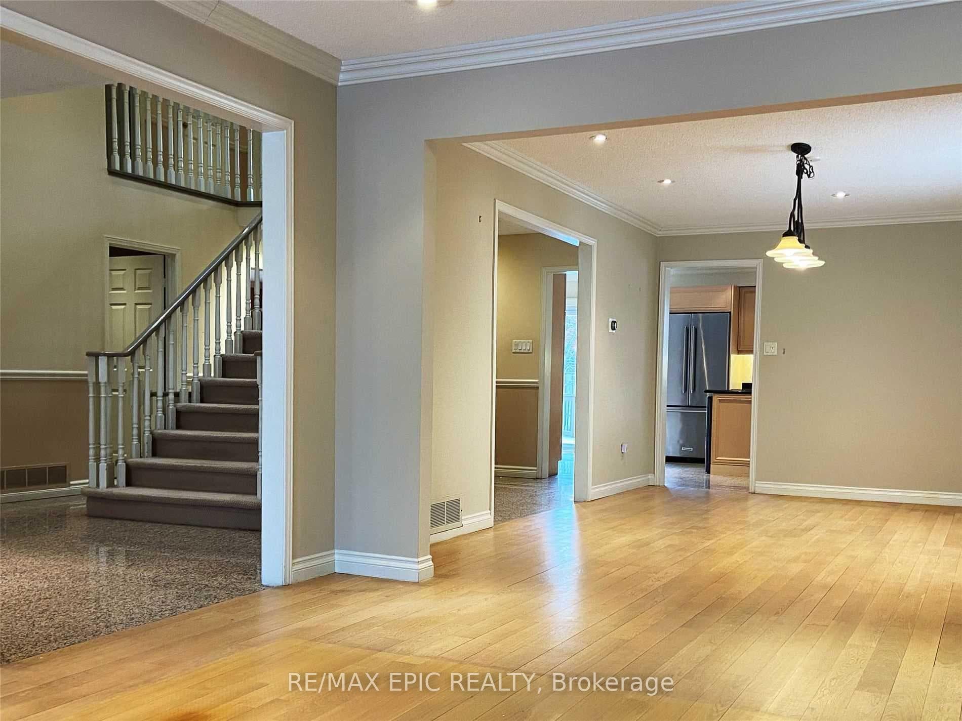 91 Brookshire Circle photo 4