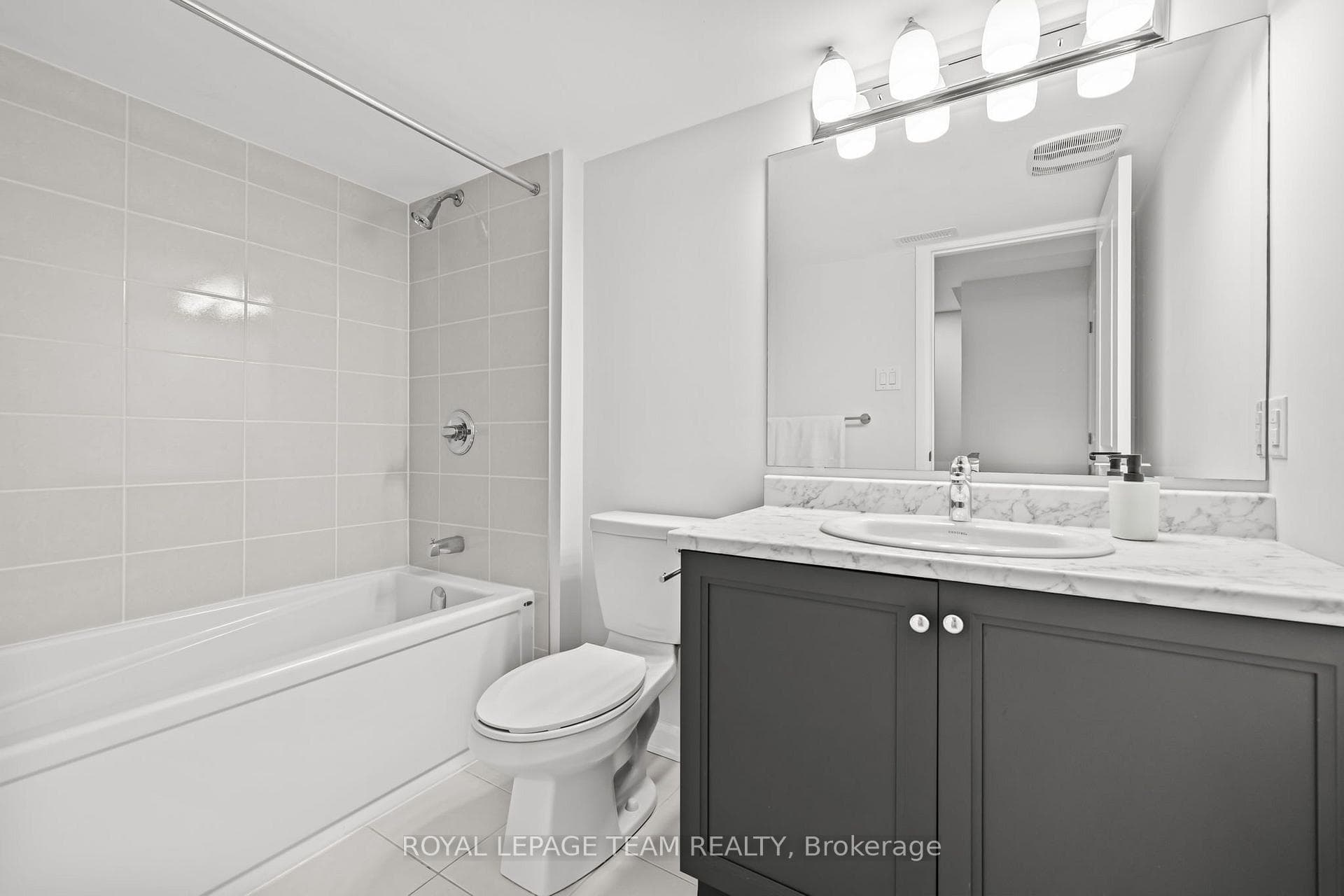 70 Ralph Erfle Way photo 32