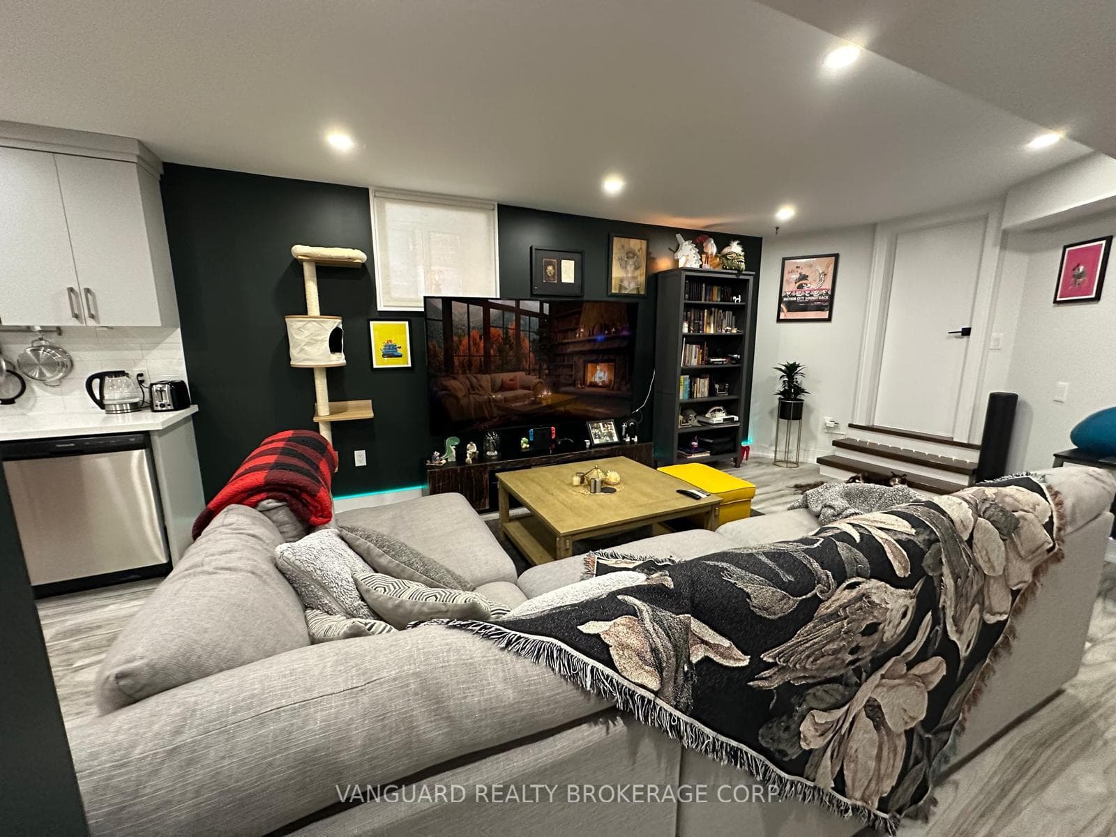 174 Northcliffe Boulevard photo 3