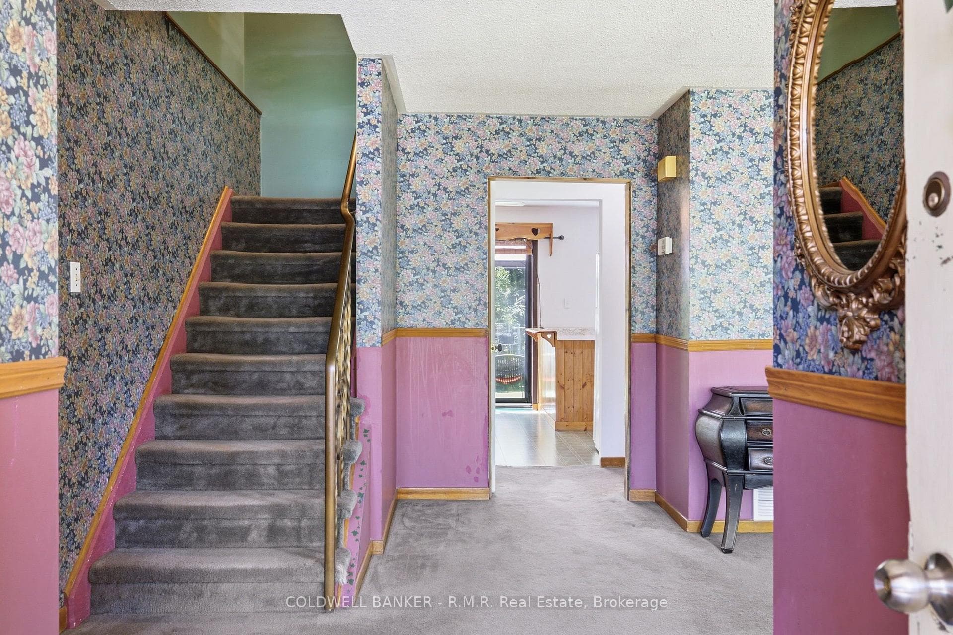 358 Camelot Court photo 17