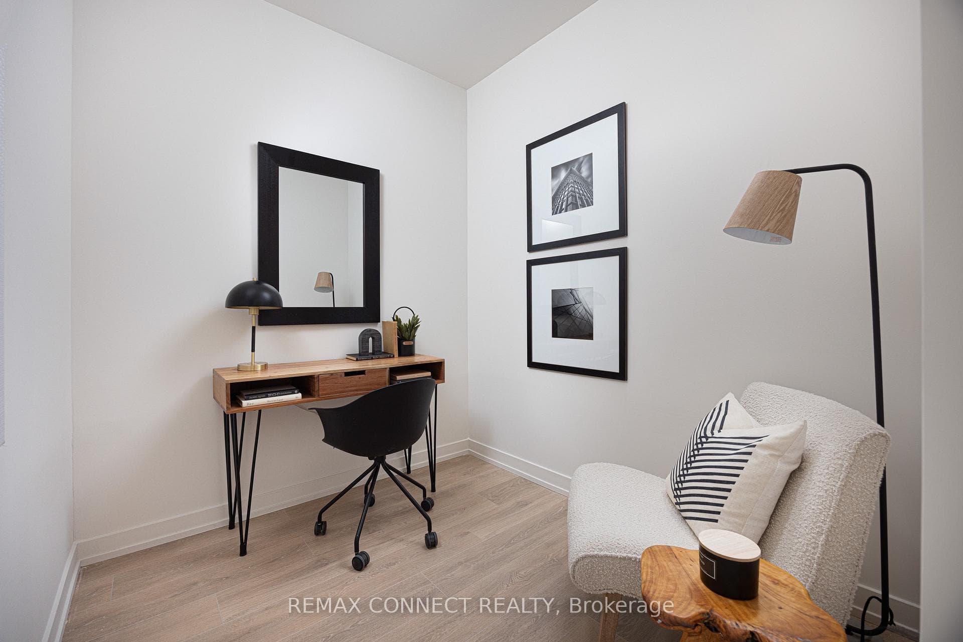 181 Sterling Road Unit 1605 photo 3