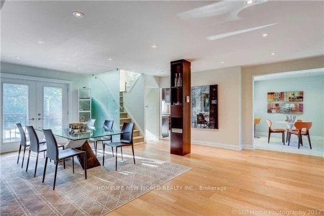 2668 Bayview Avenue photo 4