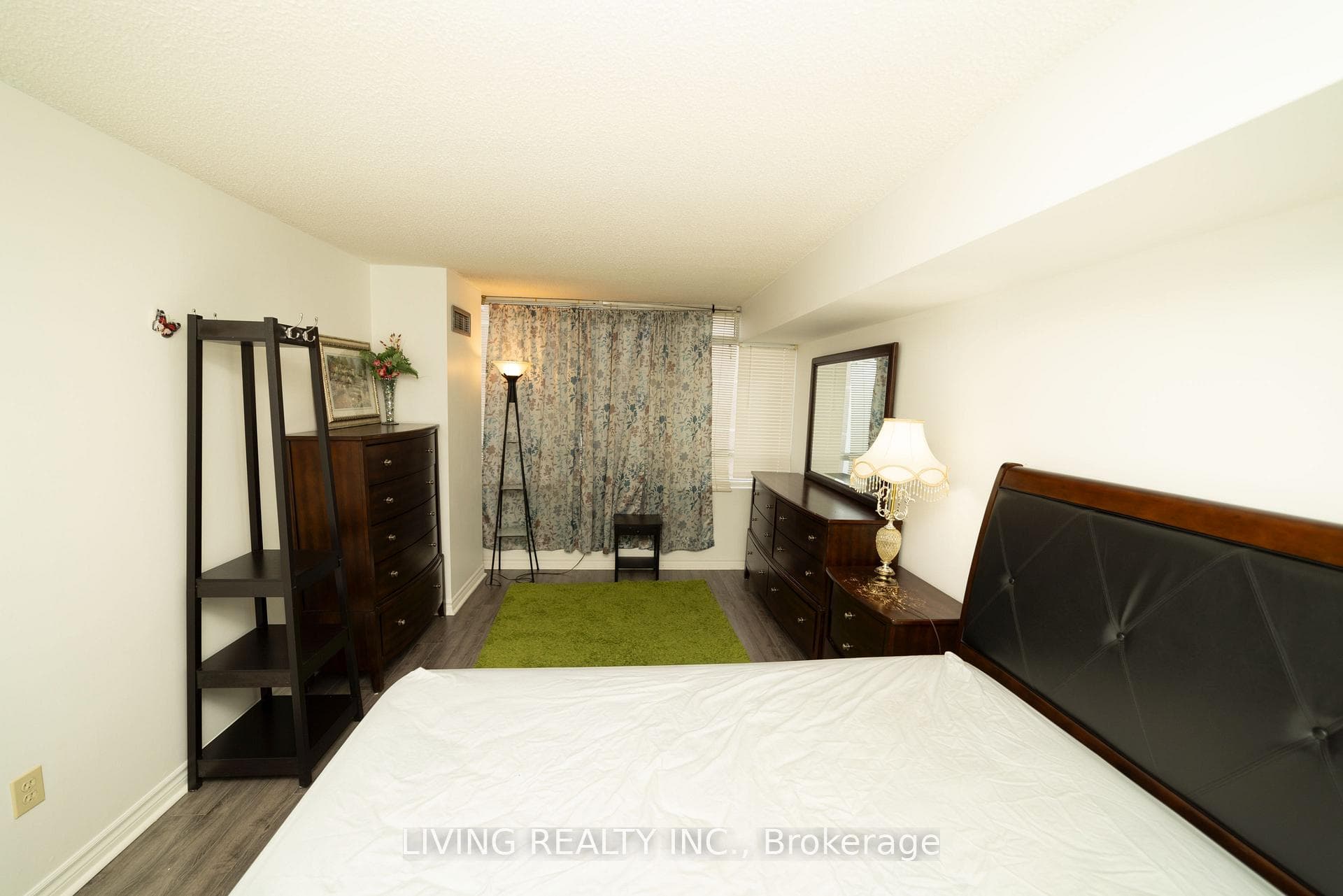 3050 Ellesmere Road Unit 1517 photo 13