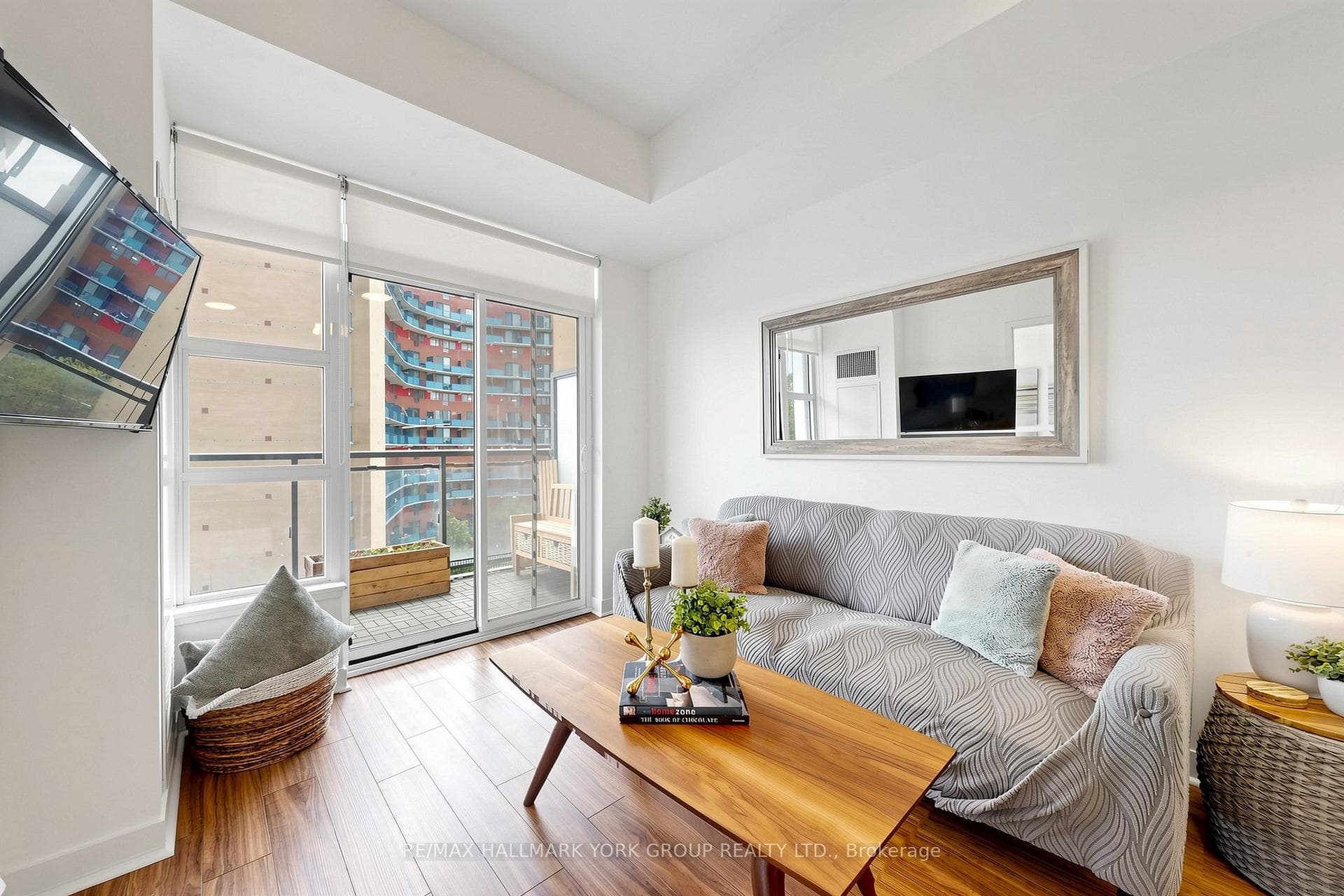 840 Queen's Plate Drive Unit 612 photo 4