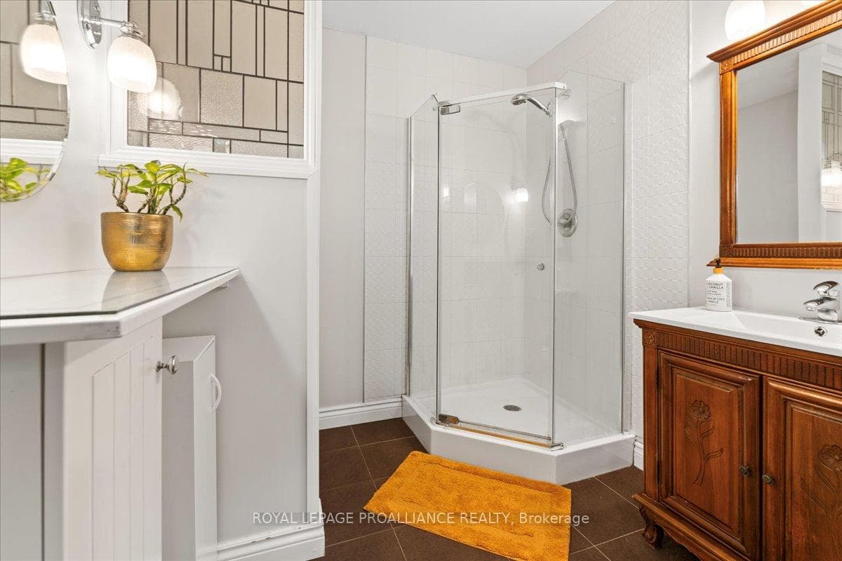 18 Montgomery Boulevard photo 28