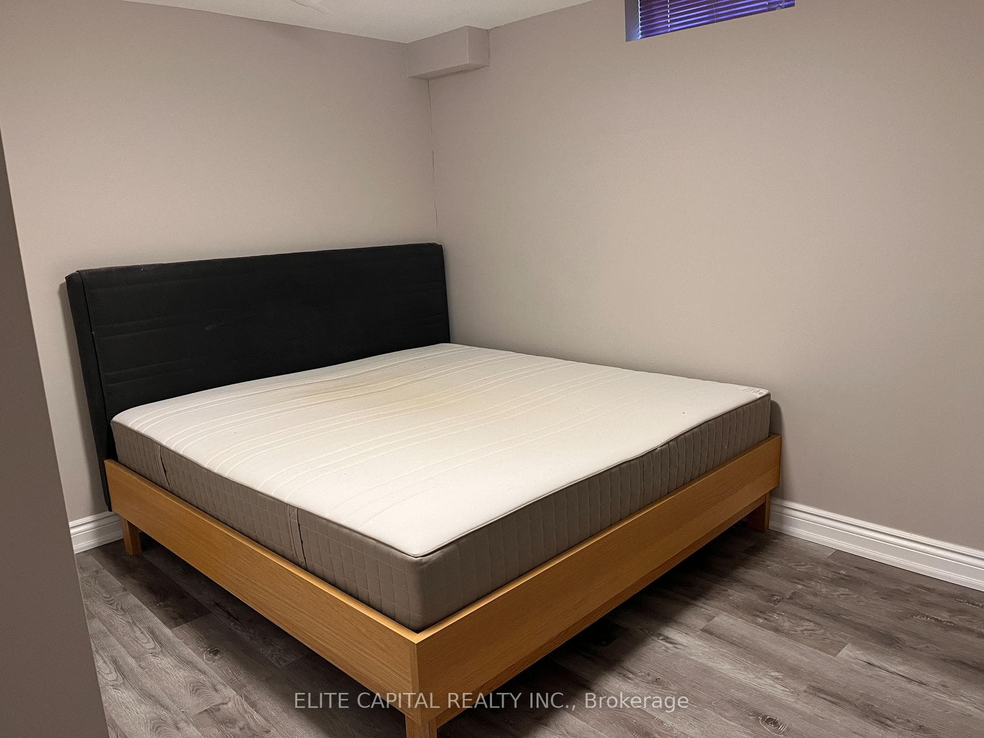 231 Valleymede Drive photo 11