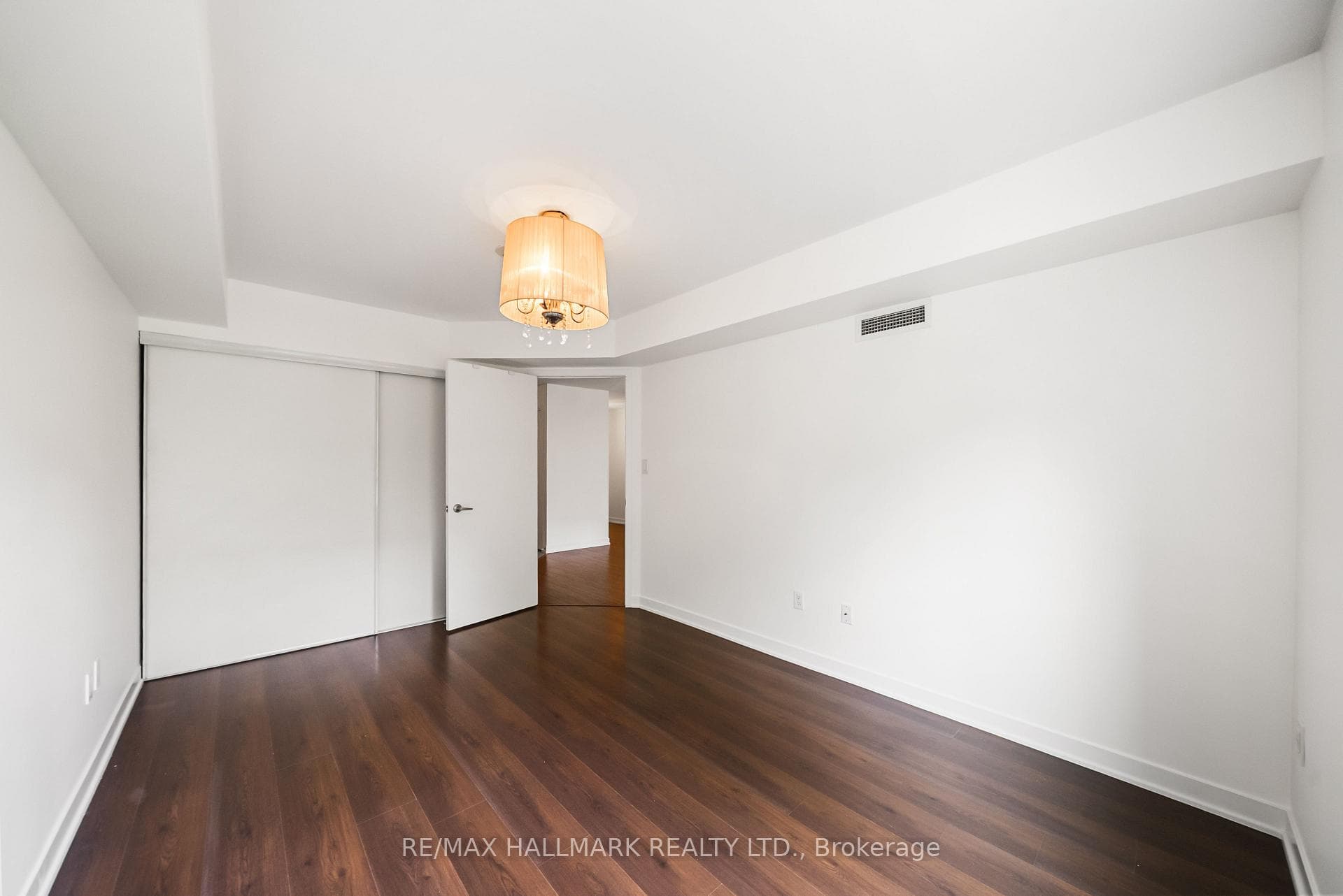 816 Lansdowne Avenue Unit 103 photo 17