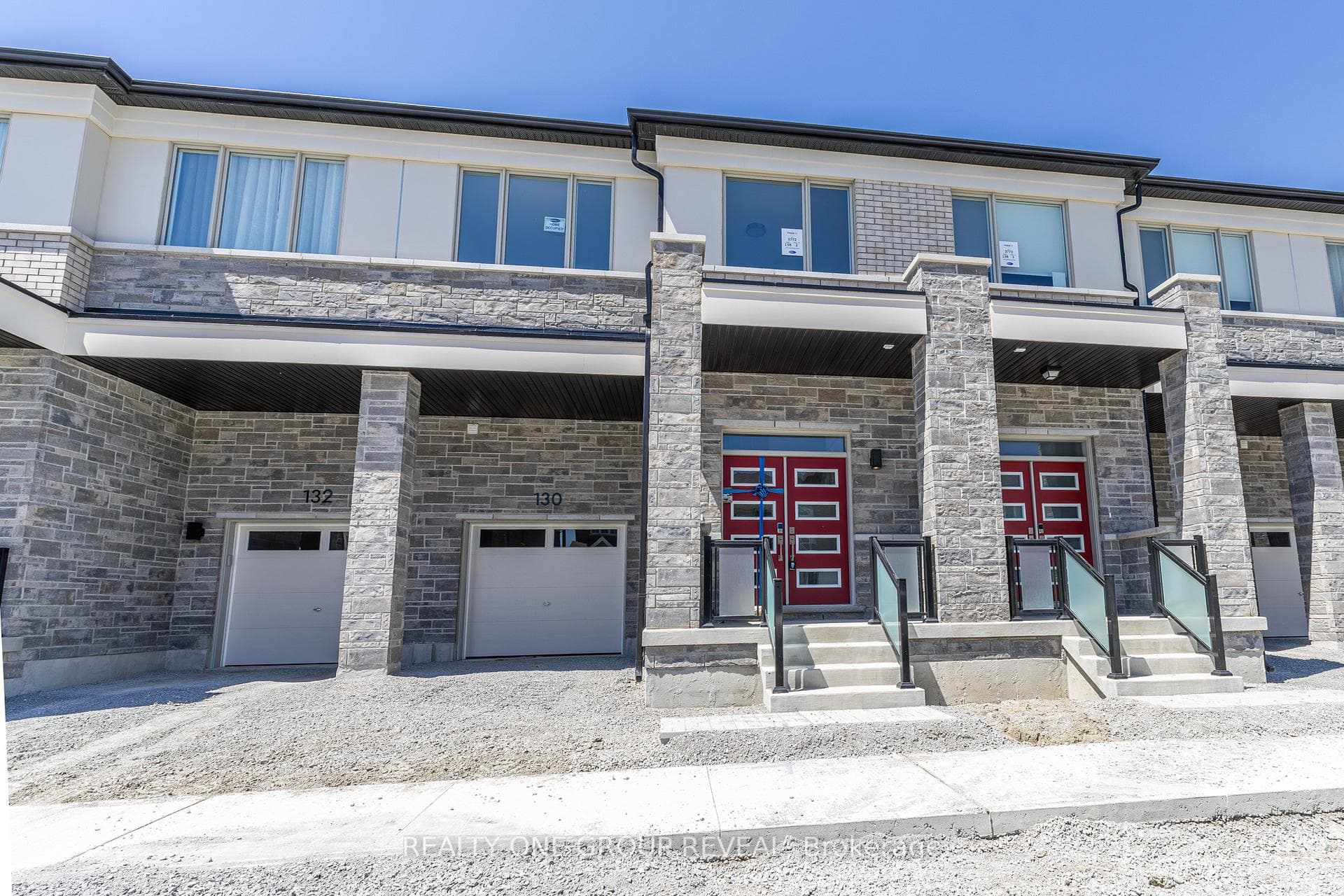130 Leslie Richards Street photo 1