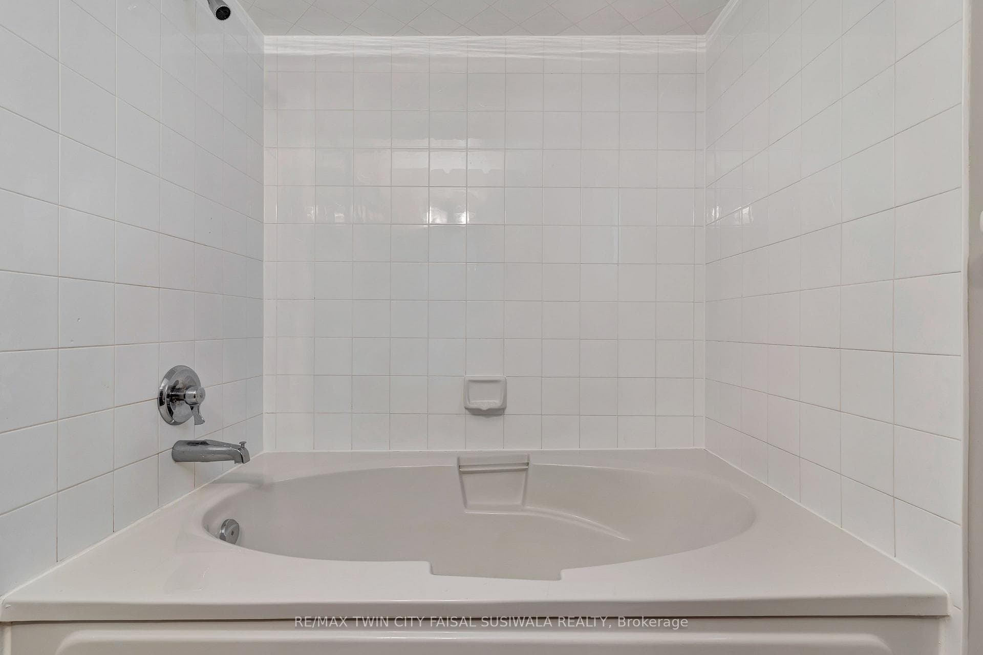 6 Gowinlock Court photo 22