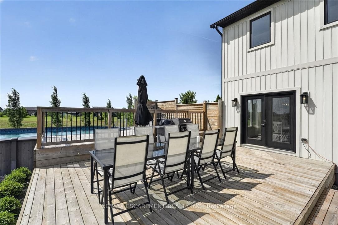 195 VICTORIA Avenue photo 42