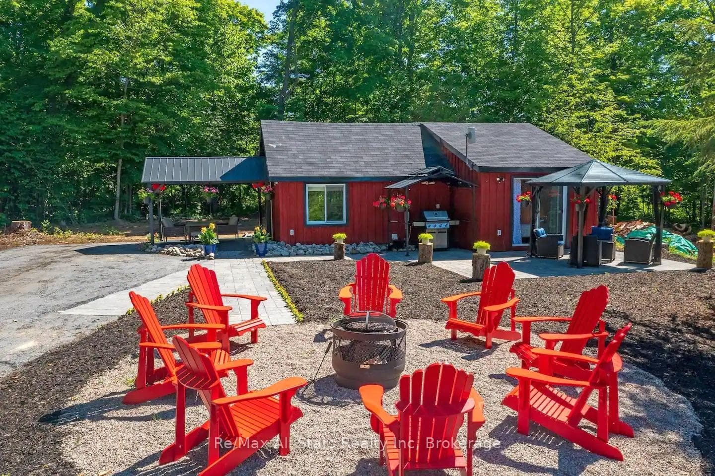 Lots of outdoor space to relax
