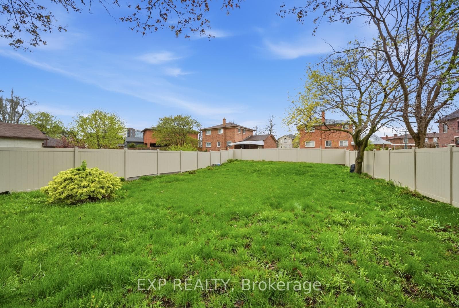 355 Culford Road photo 24