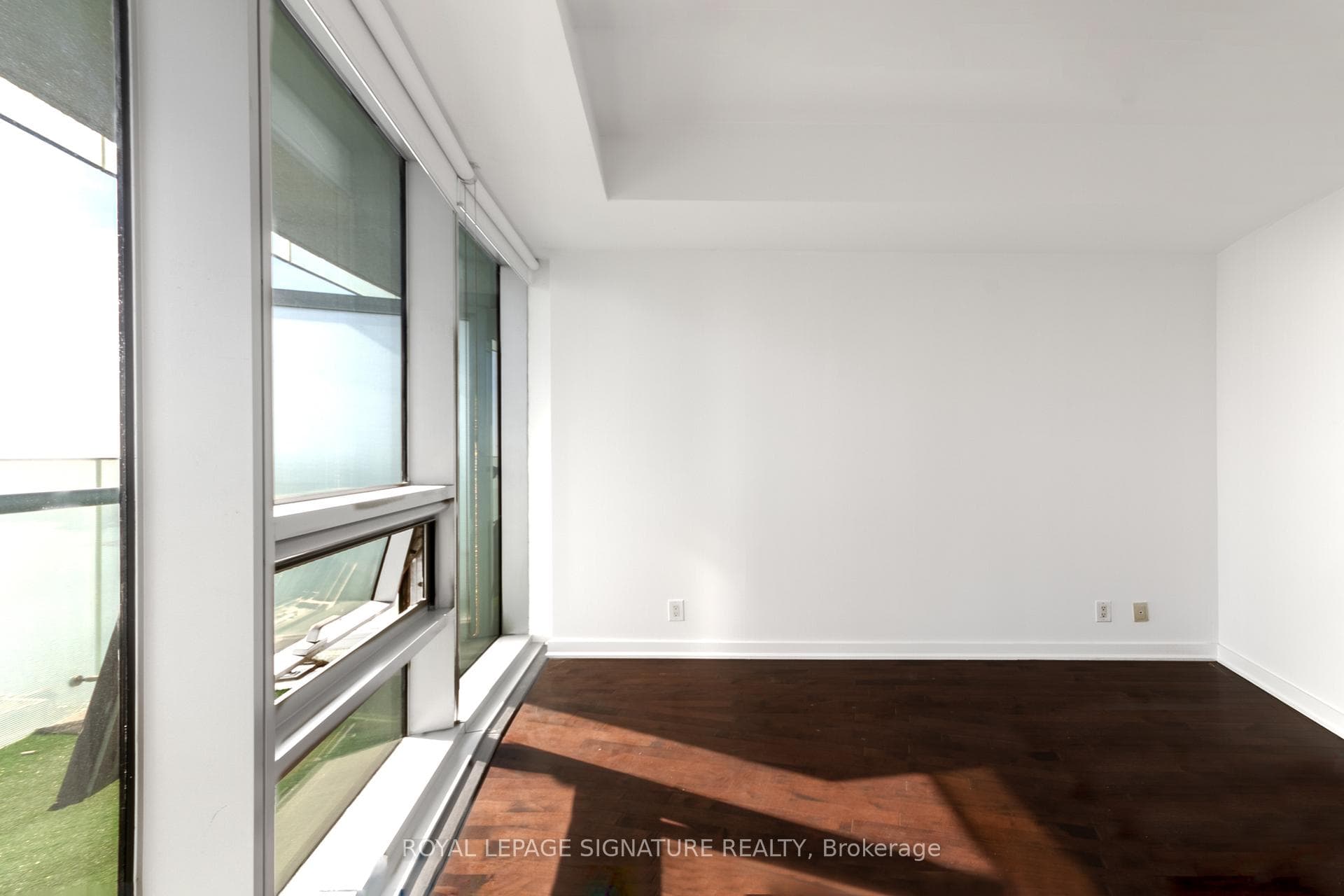 12 York Street Unit 4202 photo 32