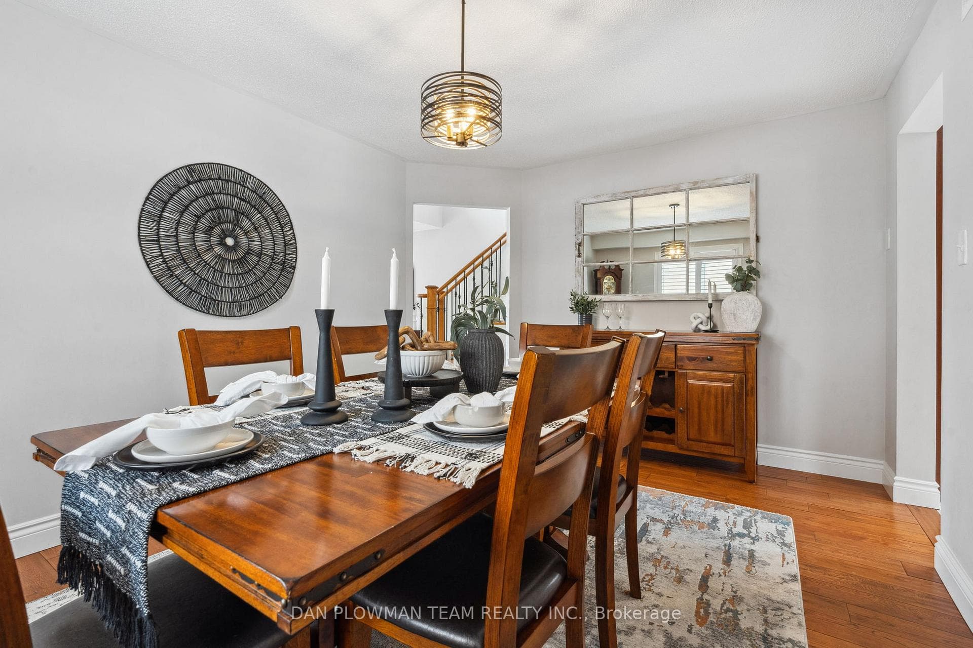 1052 Stone Cottage Crescent photo 6