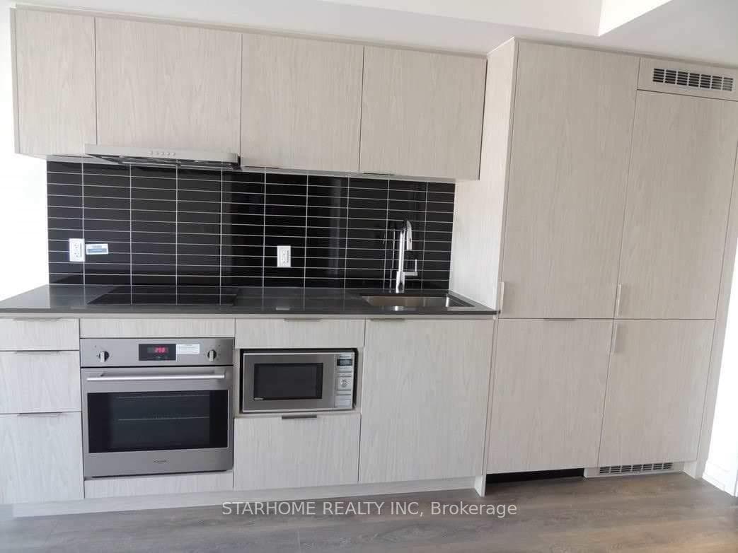 60 Shuter Street Unit 1610 photo 2