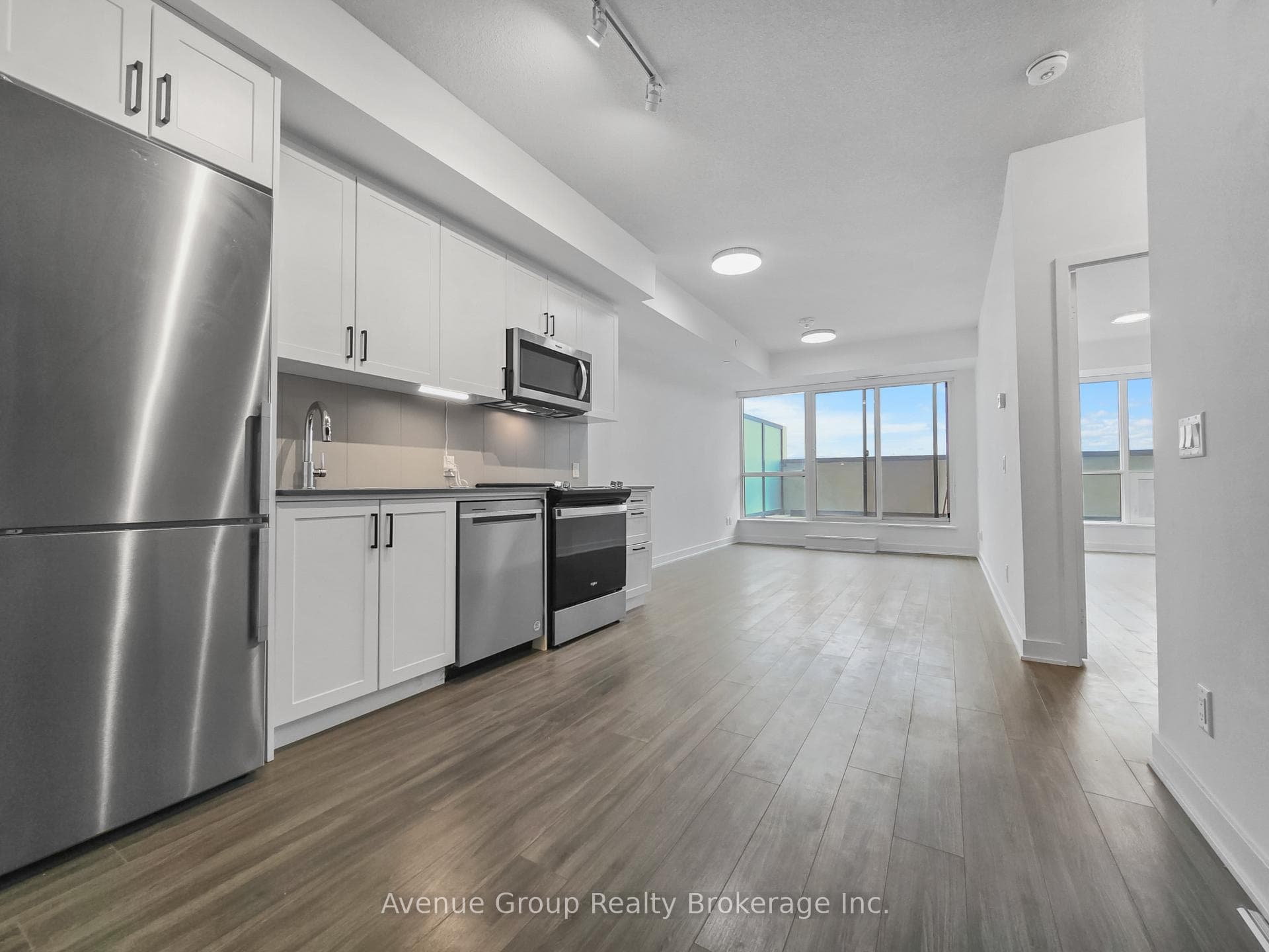 681 Yonge Street Unit 222 photo 2