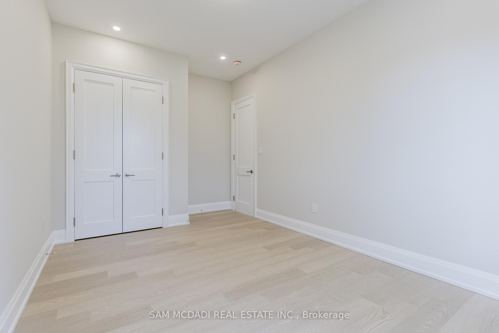 2346 Rebecca Street photo 37