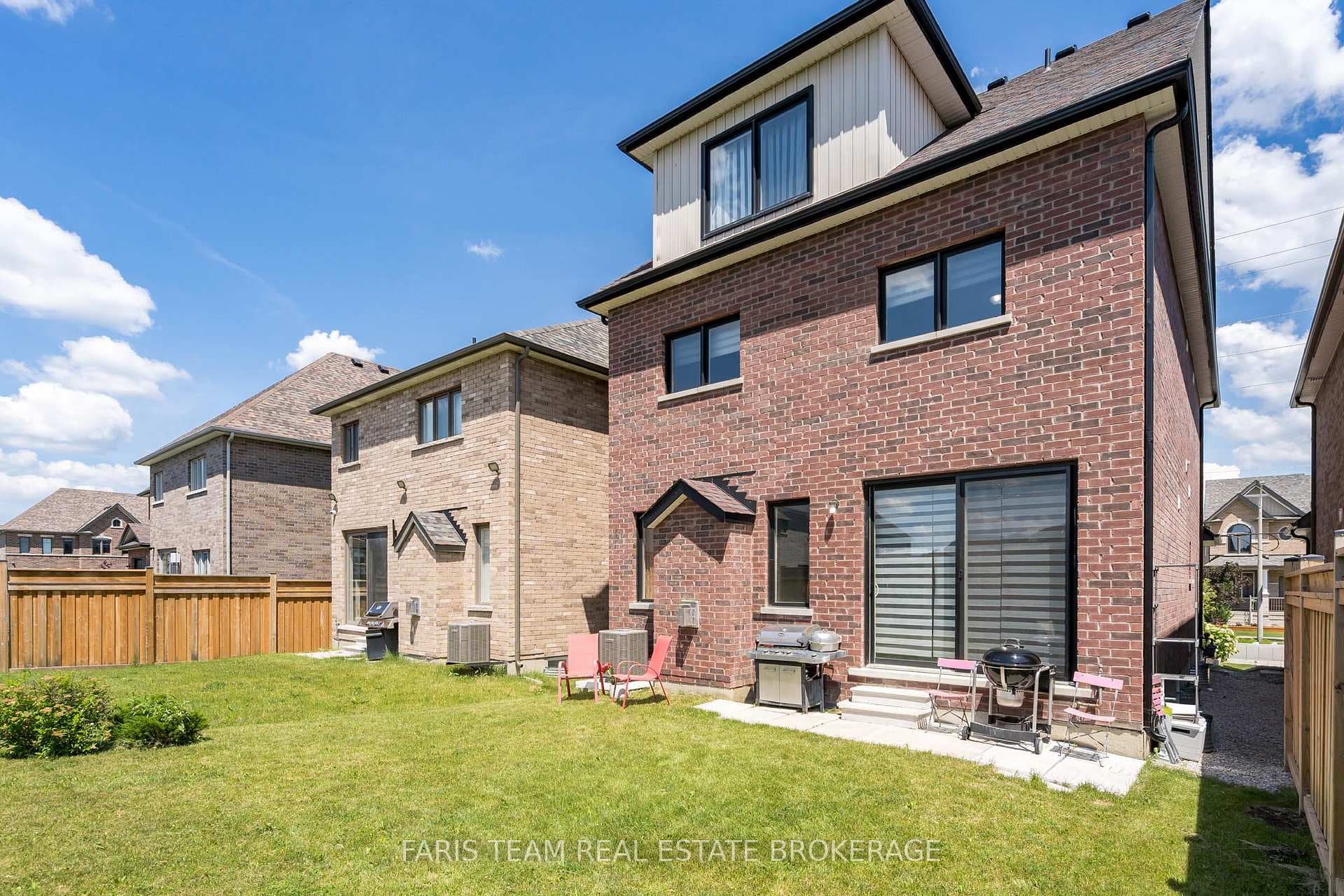 236 Eighth Avenue photo 40