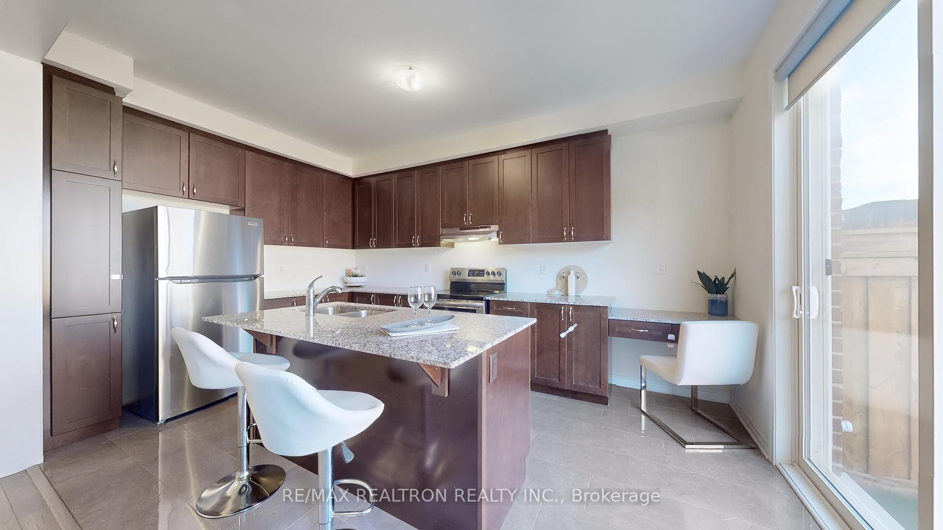 3309 Thunderbird Promenade photo 18