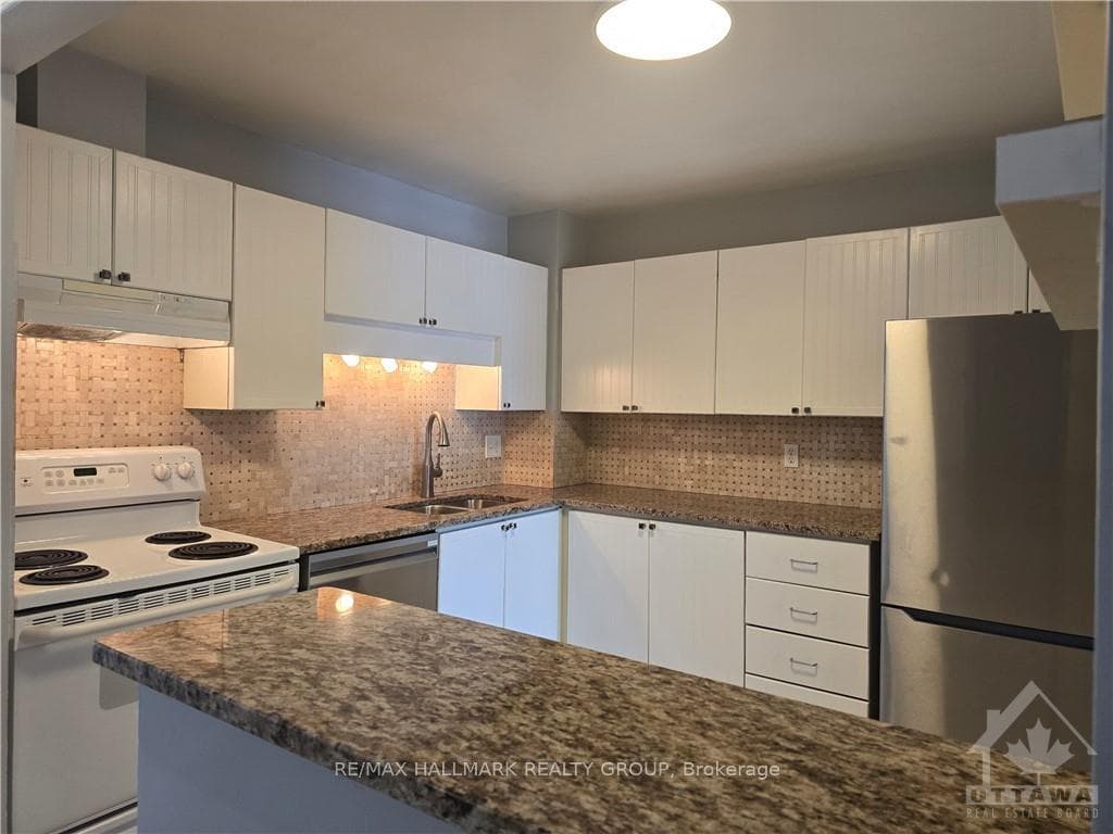20 BENTBROOK Crescent photo 6