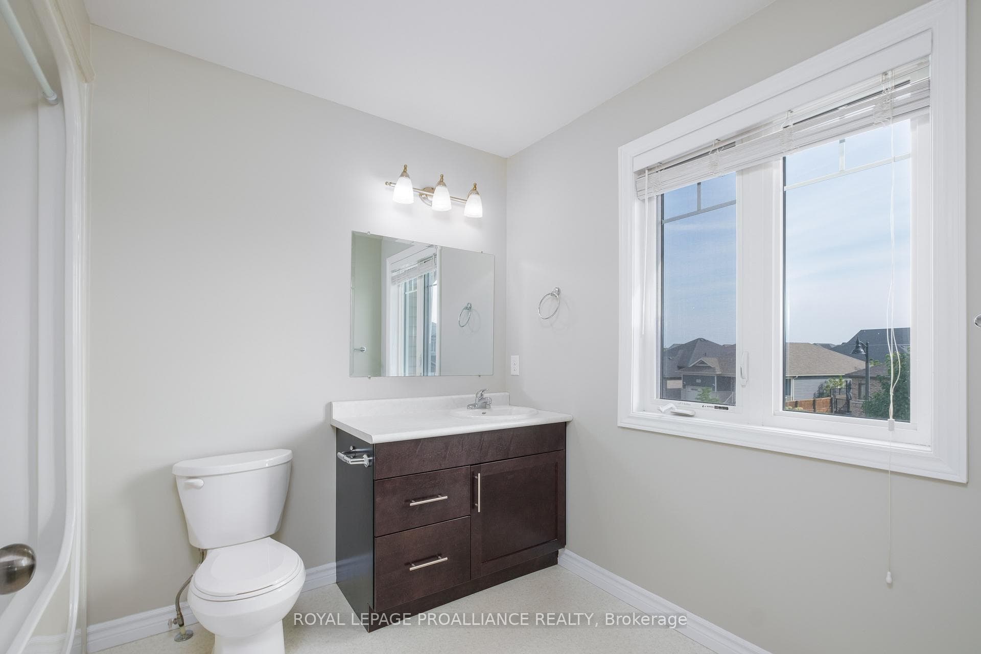 951 Blossom Street photo 31