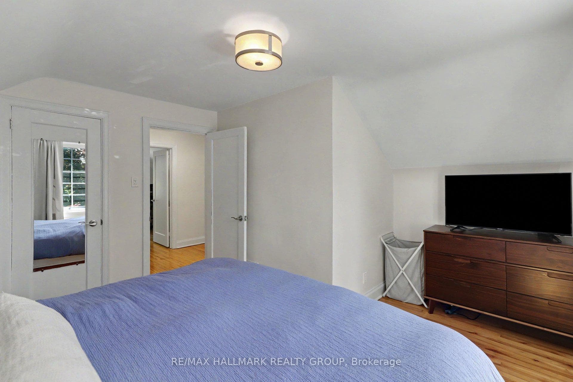 99 Dagmar Avenue photo 17