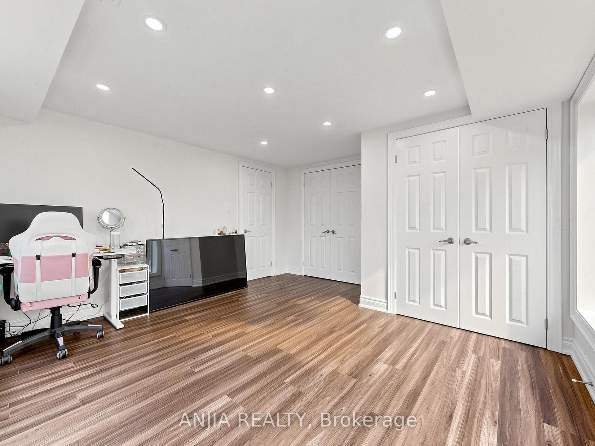 8 Applefield Drive photo 43
