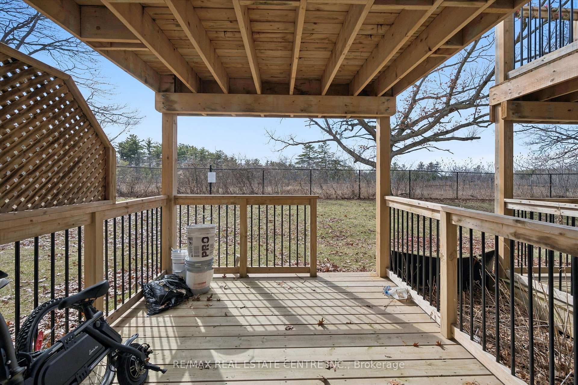 135 Hardcastle Drive Unit 26 photo 37