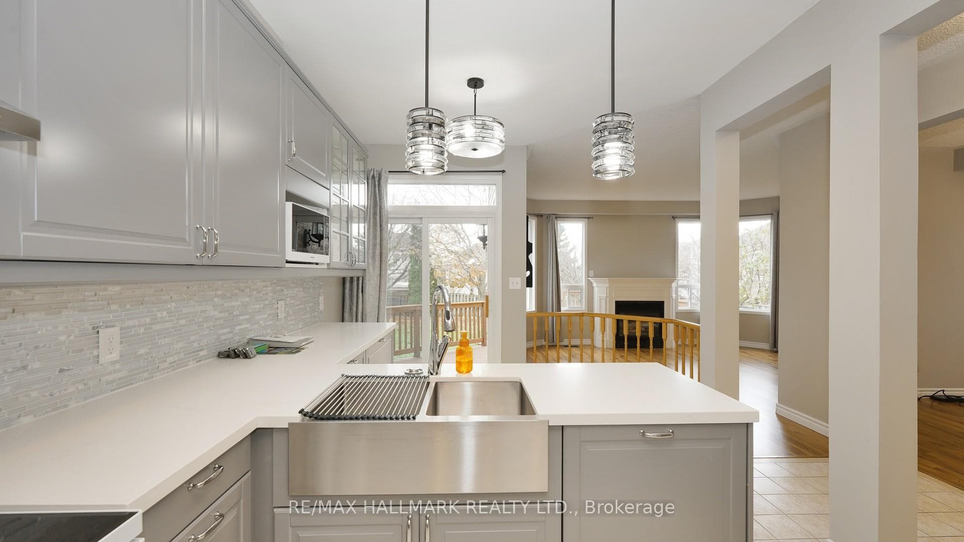 1035 Beatrice Street photo 17