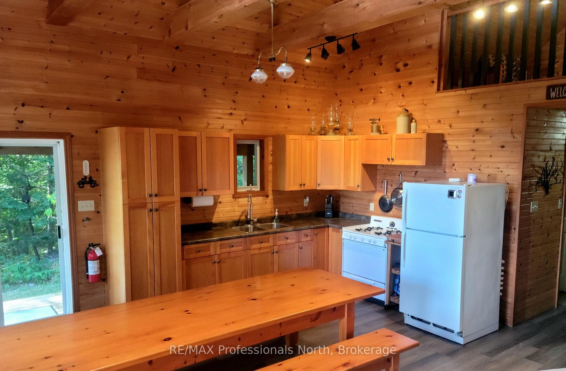 364 FORESTRY TOWER Road photo 14