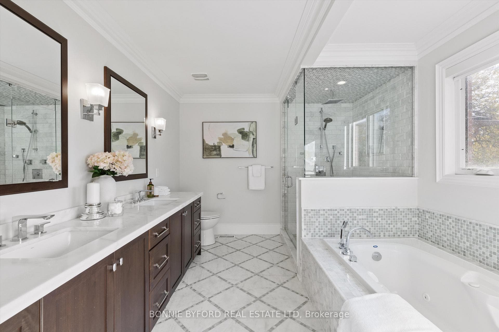64 Bessborough Drive photo 21