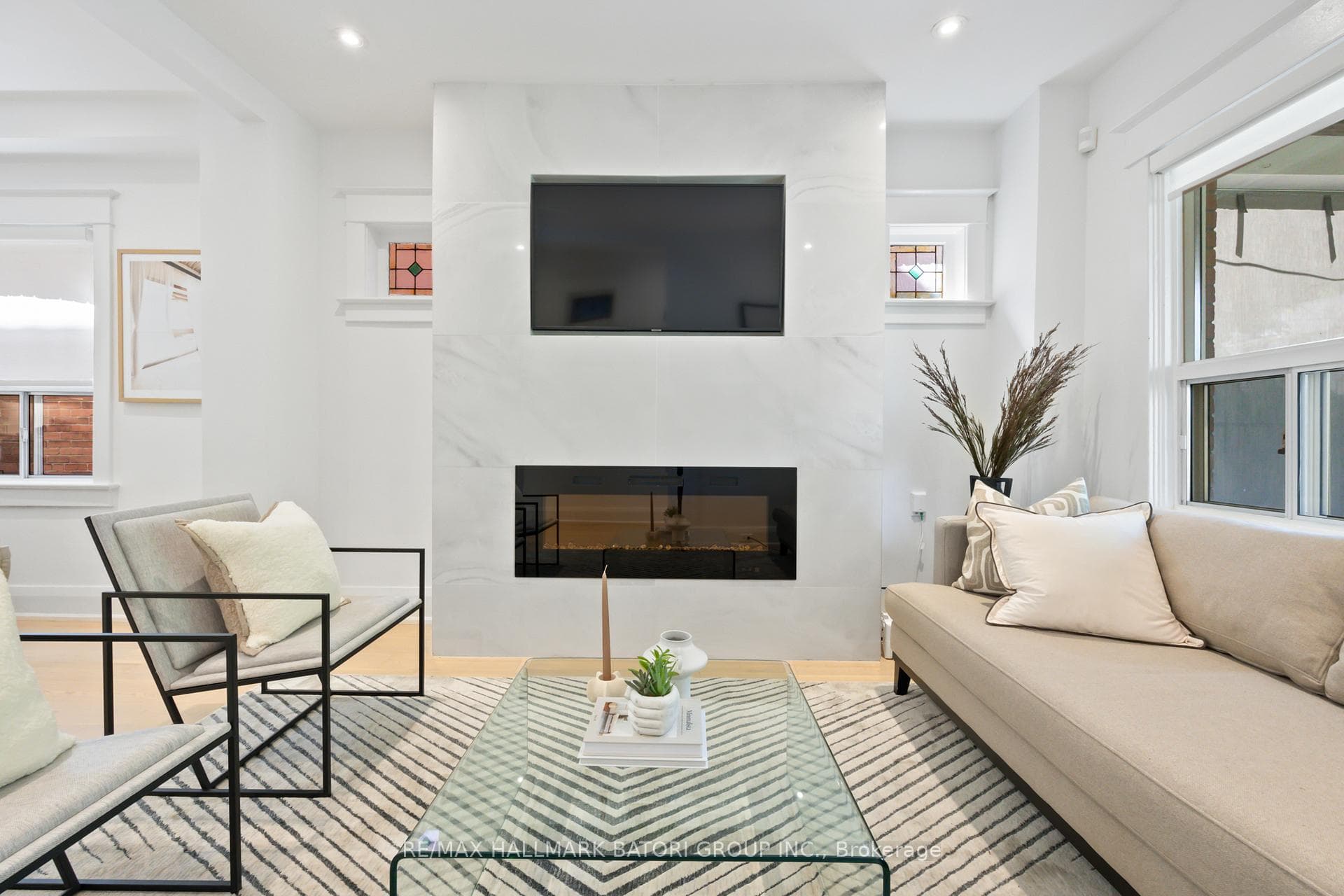 135 Castlefield Avenue photo 6