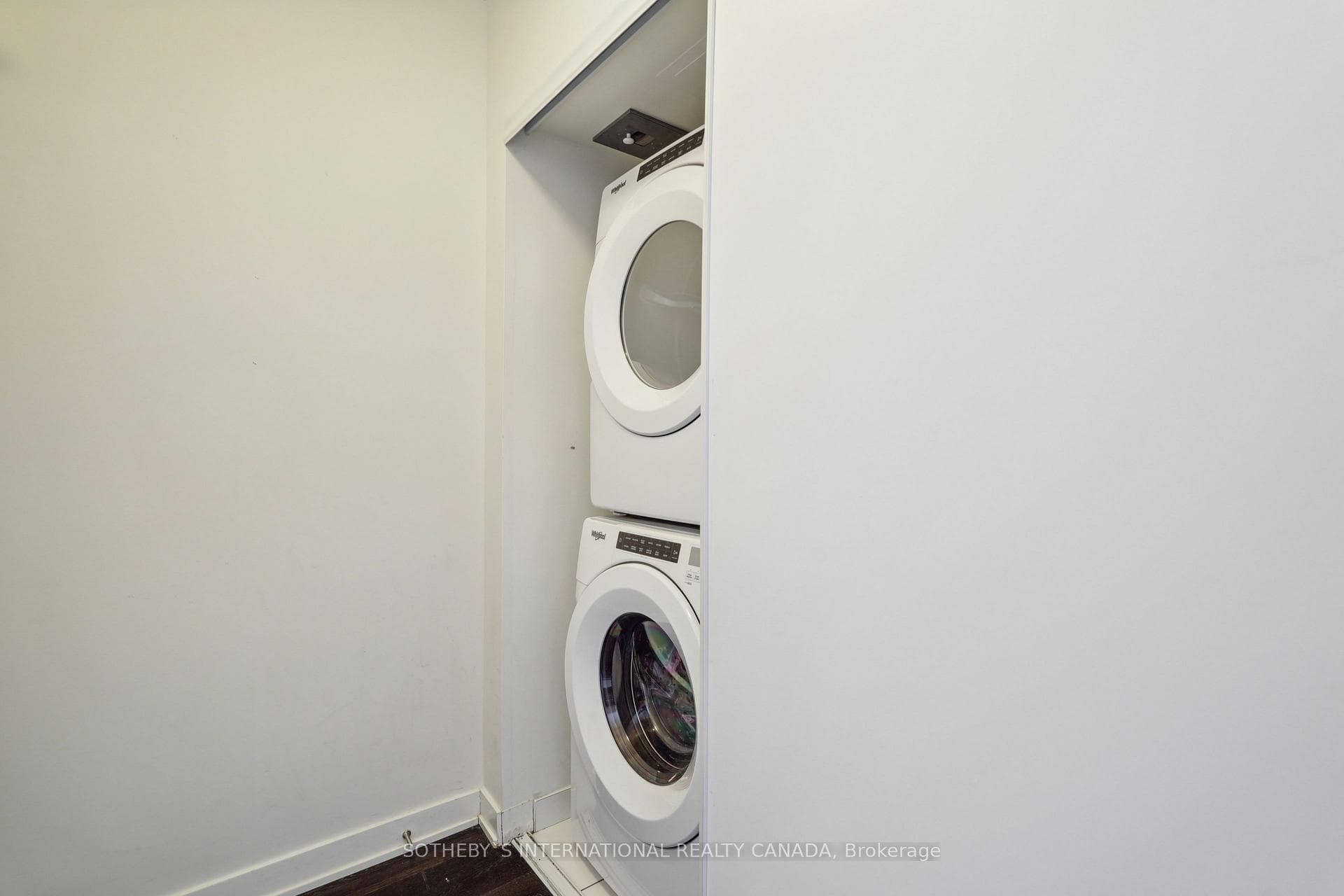 6 Sonic Way Unit N1104 photo 16