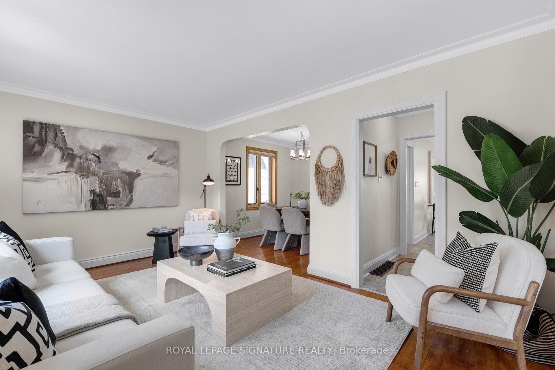 142 Divadale Drive photo 4
