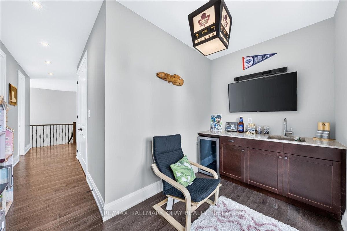 665 Park Road photo 30