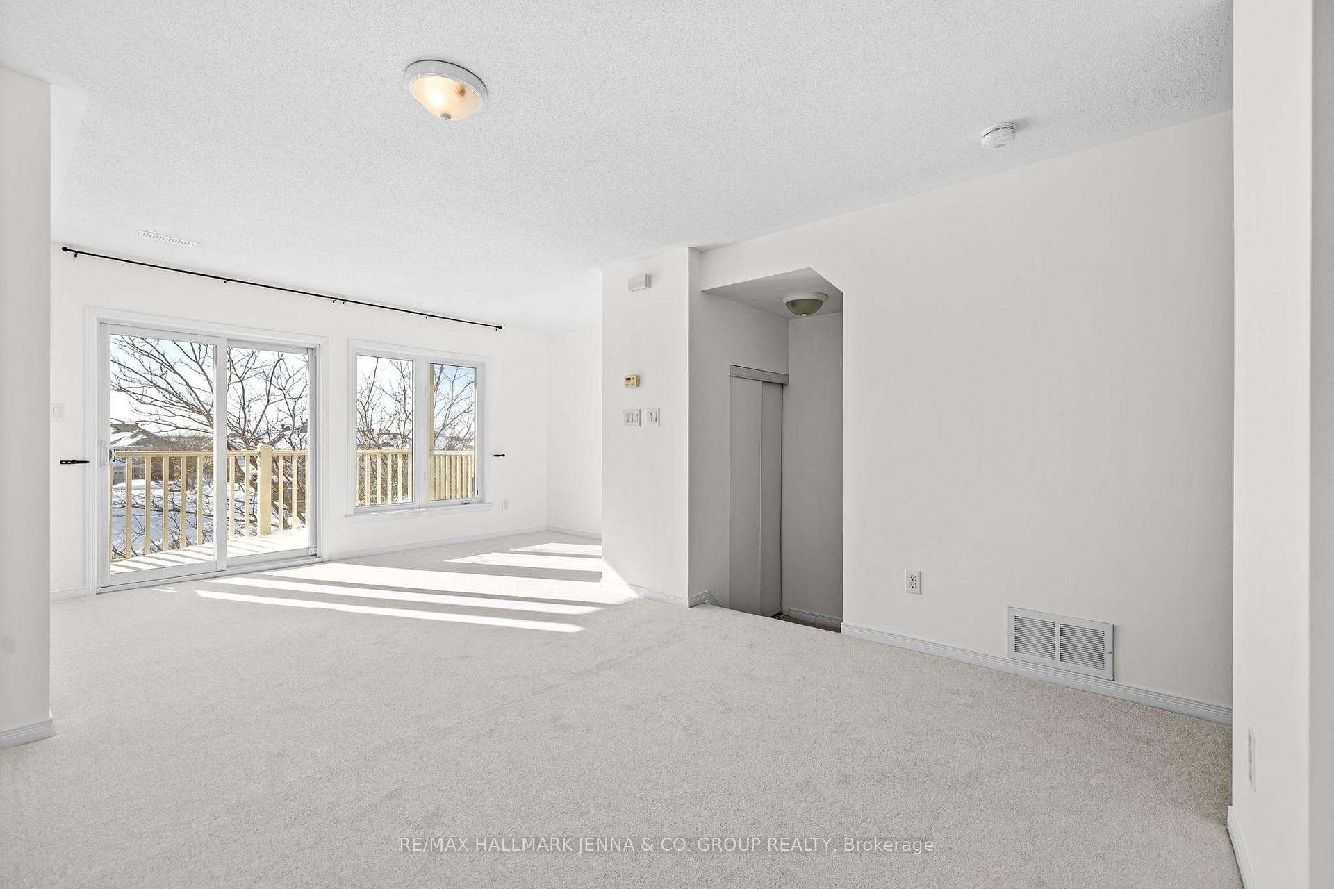 2561 Longfields Road photo 10