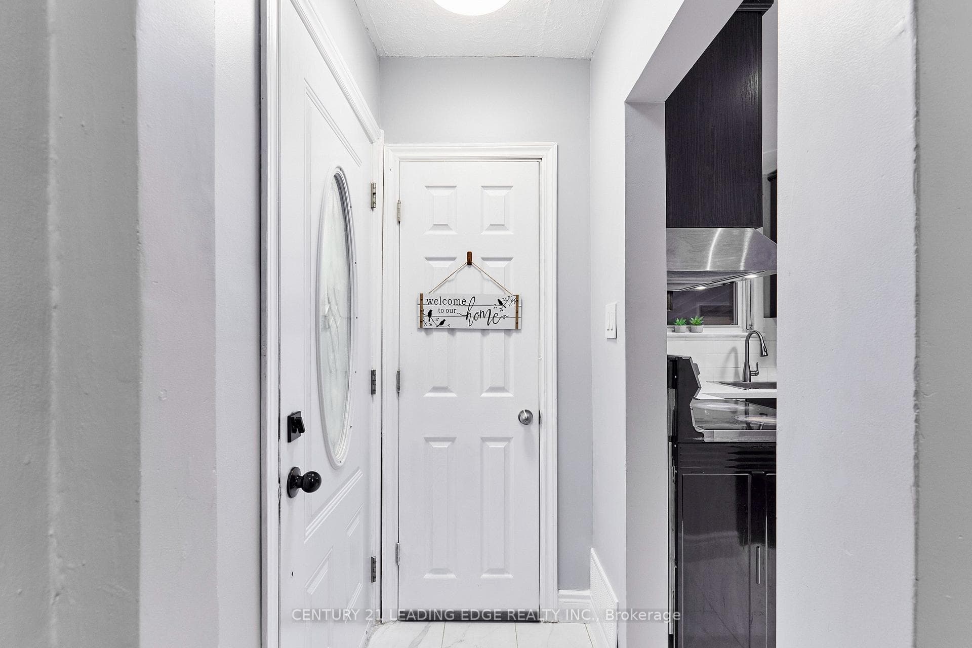 16 McCowan Road photo 5