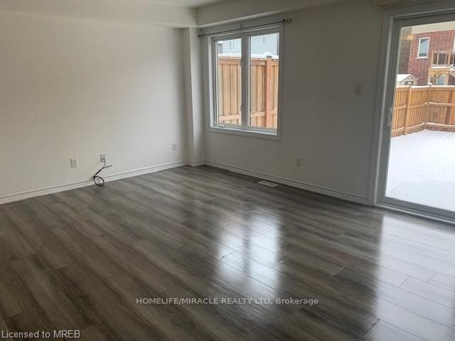 64 Renfrew Street photo 4