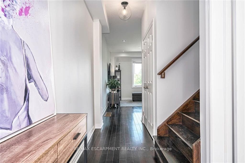 26 Madonna Drive photo 3