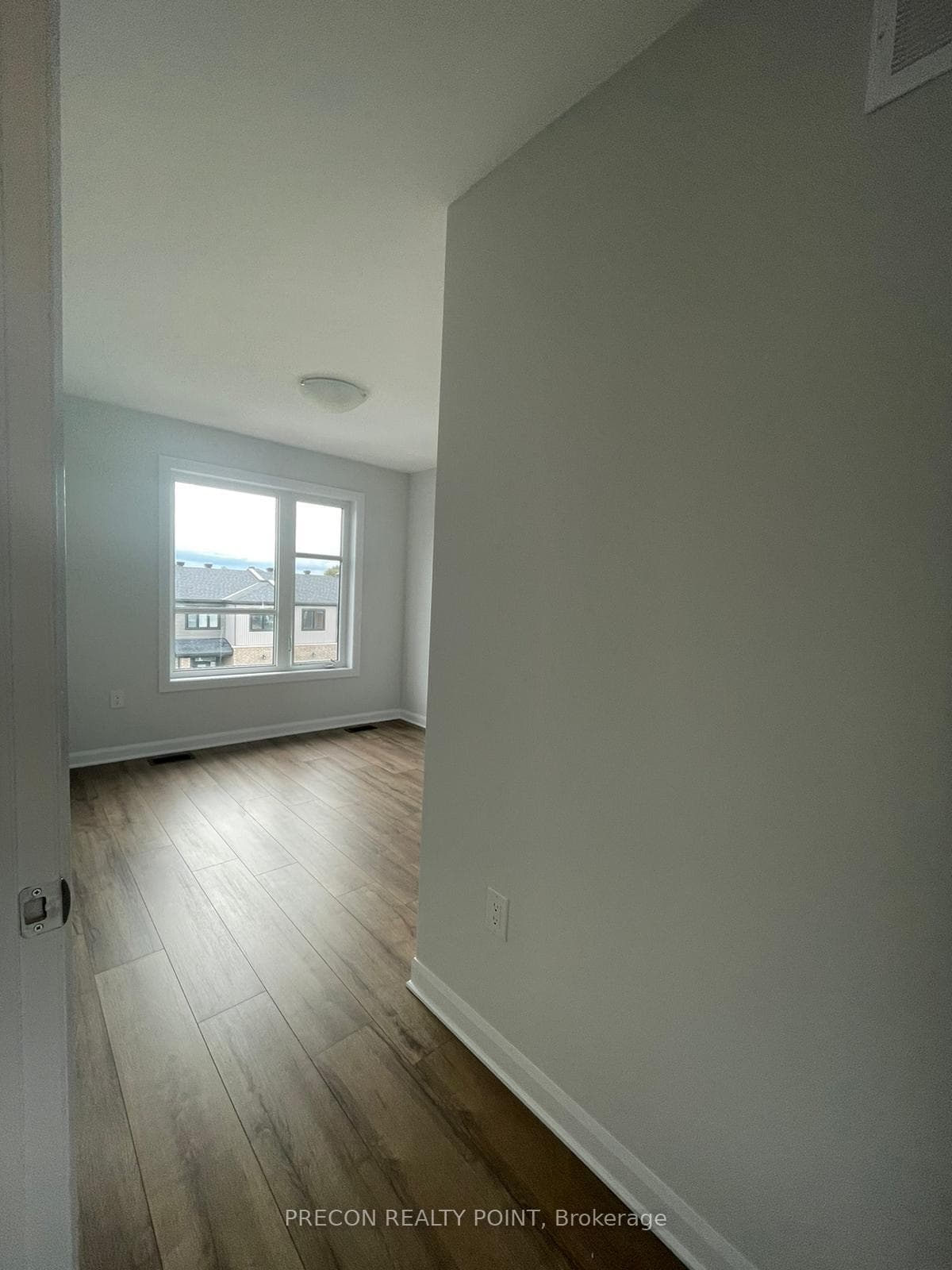 309 Gisborne Place photo 17