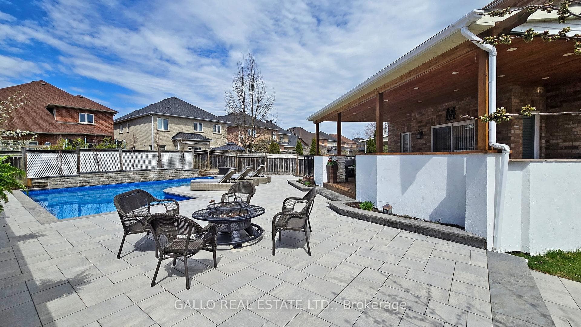 107 Pondmede Crescent photo 25