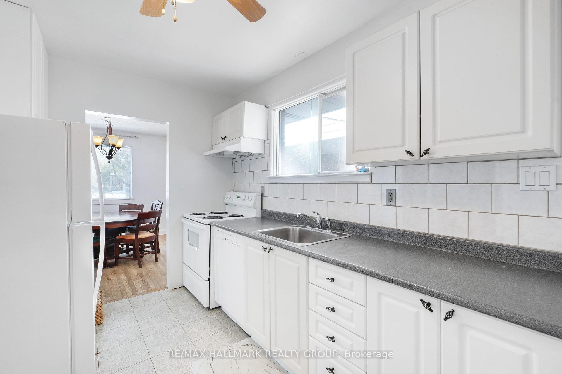 1289 Evans Boulevard photo 16